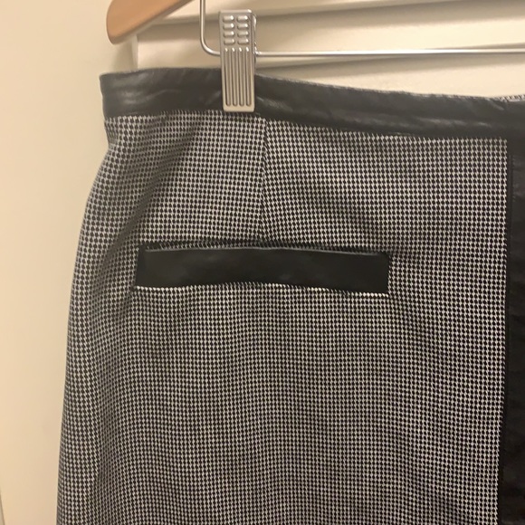 Halogen size 16 houndstooth and leather skirt - Picture 2 of 4
